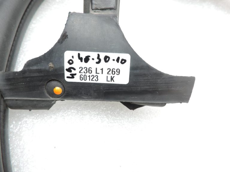 OE Opel Vivaro B Renault Trafic III aizmugurējās durvju blīvējums, labajā pusē pa vidu 93457271