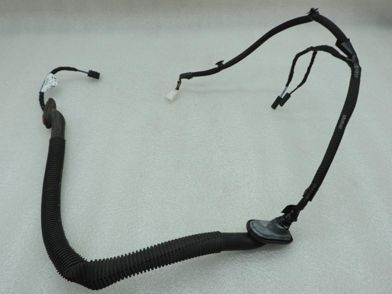 OE Opel Vivaro B aizmugurējā labā puses bagāžnieka durvju vadu kopne 93455507 240516479R