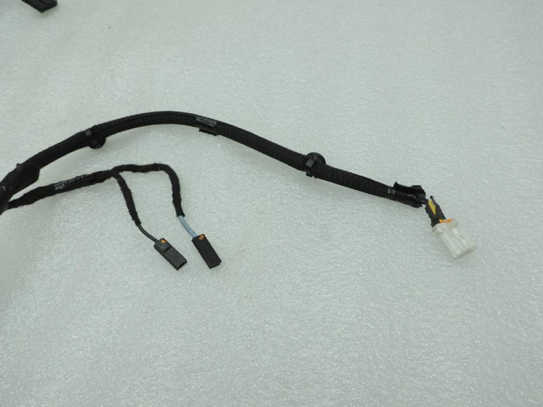 OE Opel Vivaro B aizmugurējā labā puses bagāžnieka durvju vadu kopne 93455507 240516479R