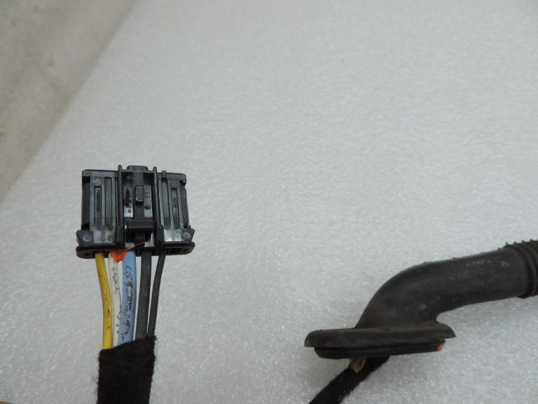 OE Opel Vivaro B aizmugurējā labā puses bagāžnieka durvju vadu kopne 93455507 240516479R