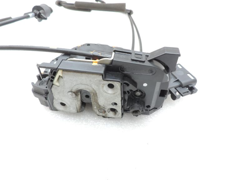 OE Opel Vivaro B Renault Trafic III durvju slēdzene, bīdāmās durvis labajā pusē 93459206