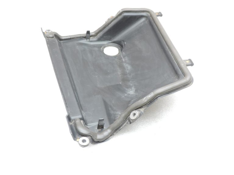 Opel Vivaro B Renault Trafic III gaisa ieplūdes korpusa apvalks (labajā pusē) 93868424