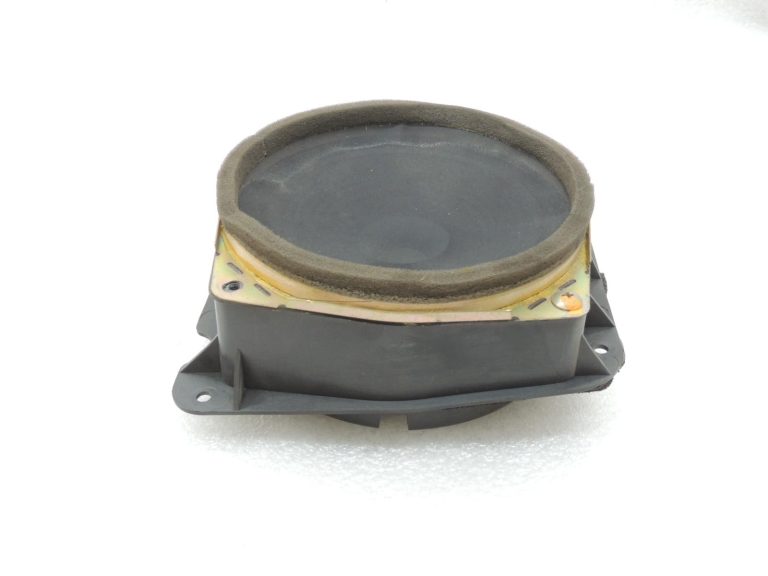 Mitsubishi L200 K7 Skaļrunis aizmugurējais kreisais pasūtījums pa labi 8720A024 MR141337
