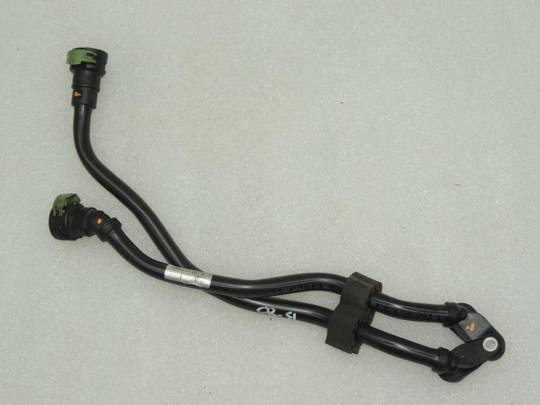 Oriģināls BMW F30 F31 LCI pārnesumkārbas eļļas dzesētāja caurule, eļļas caurule pārnesumkārbai 17228570449