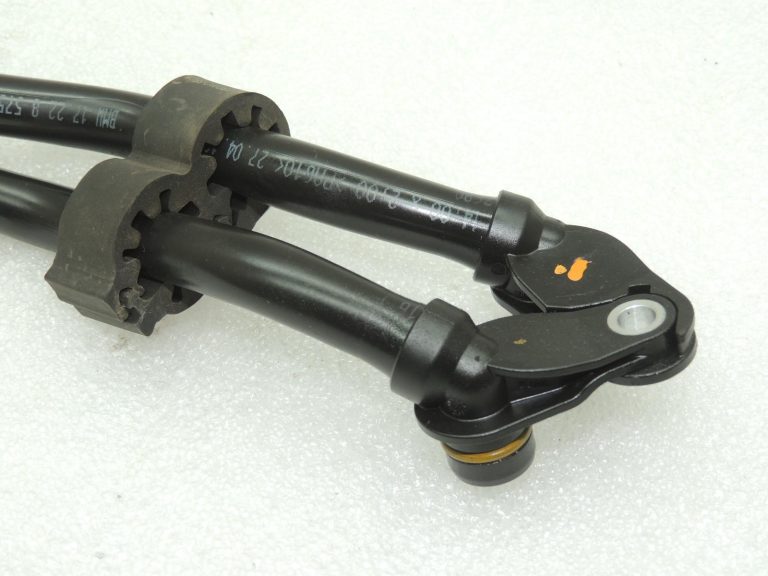 Oriģināls BMW F30 F31 LCI pārnesumkārbas eļļas dzesētāja caurule, eļļas caurule pārnesumkārbai 17228570449