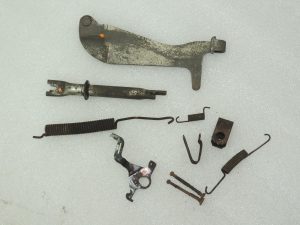 Oriģināls „Ford Ranger“ aizmugurējās labās puses bremžu uzliku remonta komplekts bremžu mehānismam