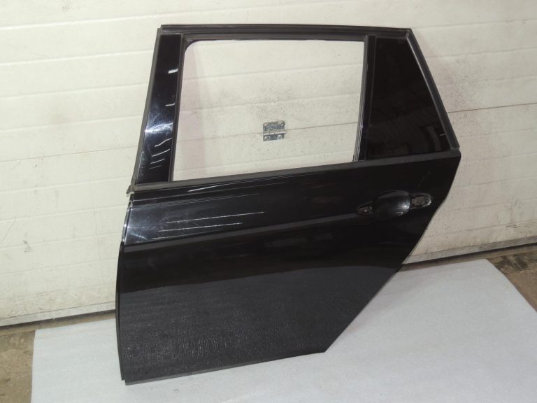 BMW 3\’ F31 +LCI Aizmugurējās kreisās durvis 475 melns-safīra metālisks 41009628765