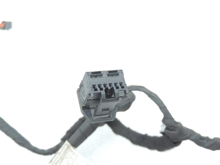 Oriģinālā BMW F22 F23 F87 F34 F36 Vadītāja sēdekļa vadu instalācija 61129339281