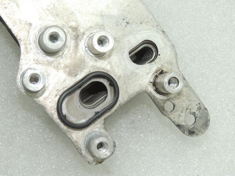 Oriģināls BMW F30 F31 LCI automātiskās pārnesumkārbas eļļas dzesētājs 17218514515