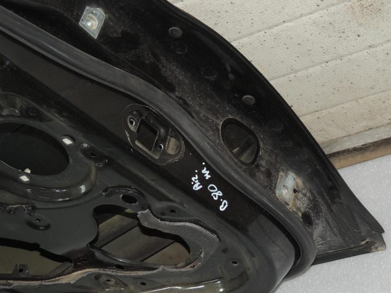 BMW 3\’ F31 +LCI Aizmugurējās kreisās durvis 475 melns-safīra metālisks 41009628765