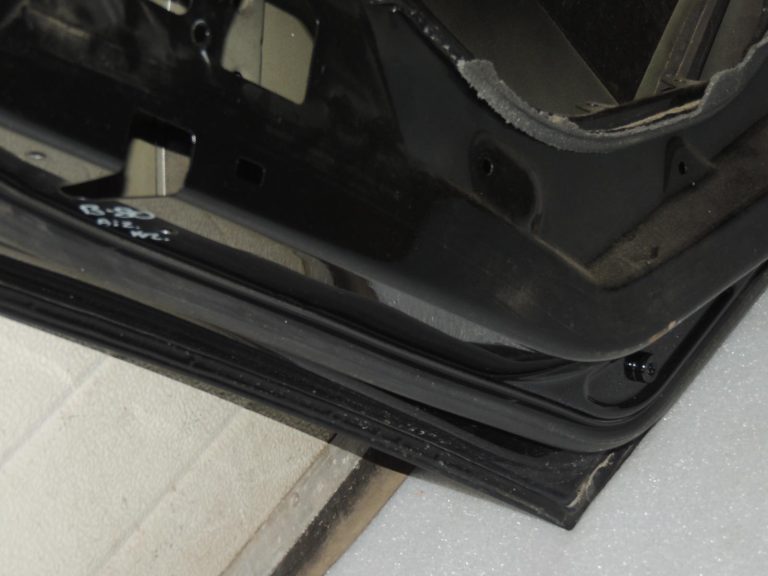 BMW 3\’ F31 +LCI Aizmugurējās kreisās durvis 475 melns-safīra metālisks 41009628765