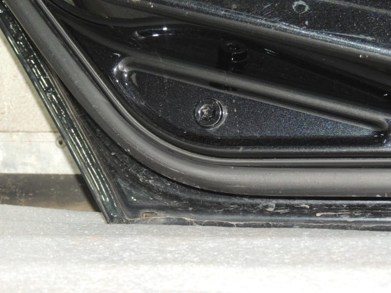 BMW 3\’ F31 +LCI Aizmugurējās kreisās durvis 475 melns-safīra metālisks 41009628765