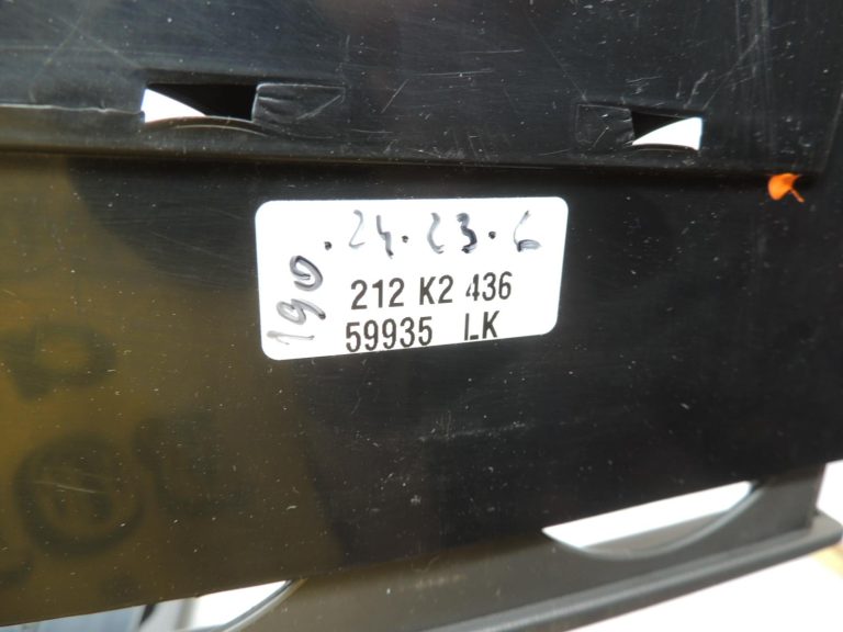 Mitsubishi L200 K7 K6 instrumentu paneļa krūzes turētājs MR206054