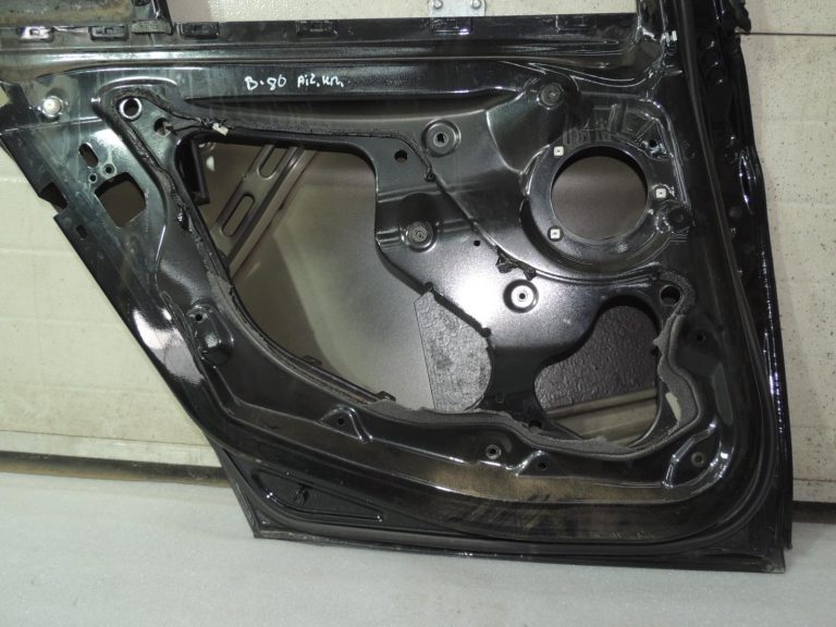 BMW 3\’ F31 +LCI Aizmugurējās kreisās durvis 475 melns-safīra metālisks 41009628765