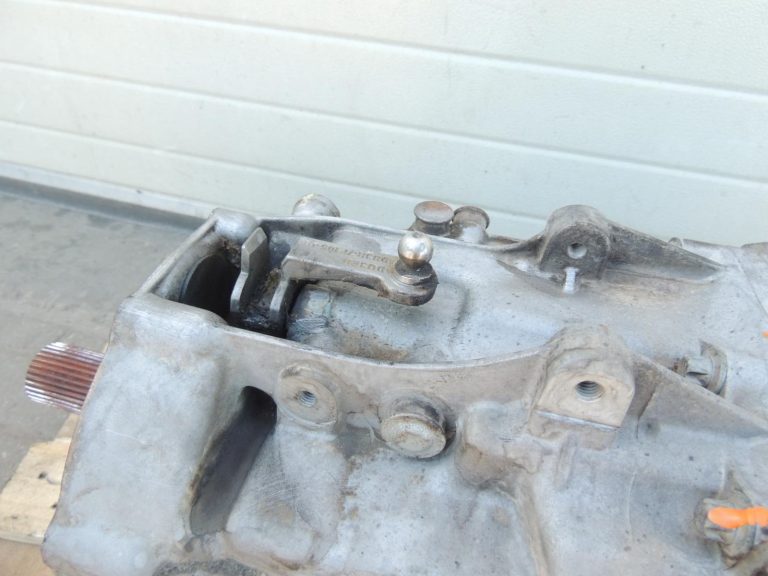 Ford Ranger P375 TKE manuālā pārnesumkārba TMT82 6 pakāpju EB3R-7003-SC