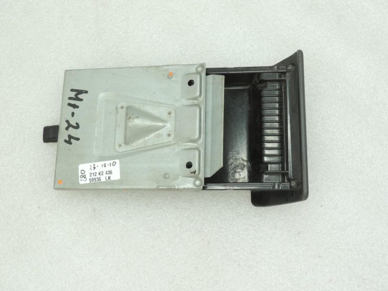 Mitsubishi L200 K7 K7 K6 K9 Priekšējā paneļa pelnu trauks MR732035