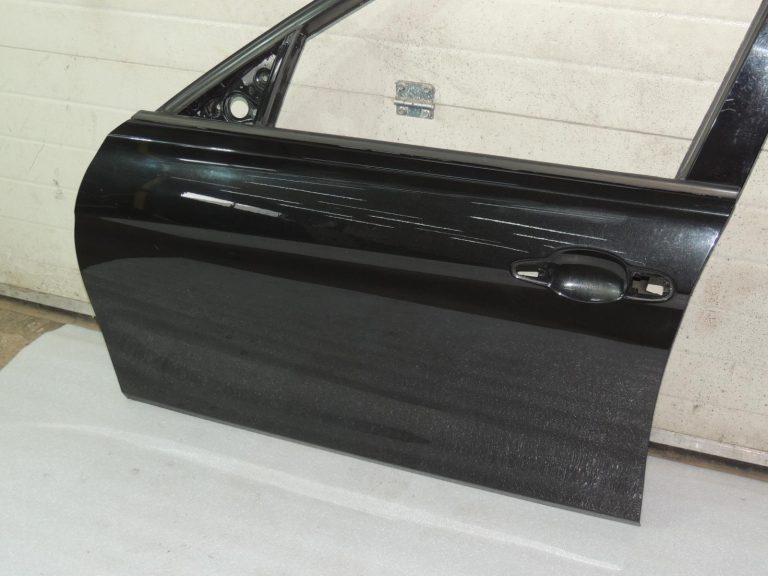 BMW 3\’ F30 F31 F35 F35 F80 M3 +LCI Durvju priekšējā kreisā 475 melns-safīra metālika krāsā