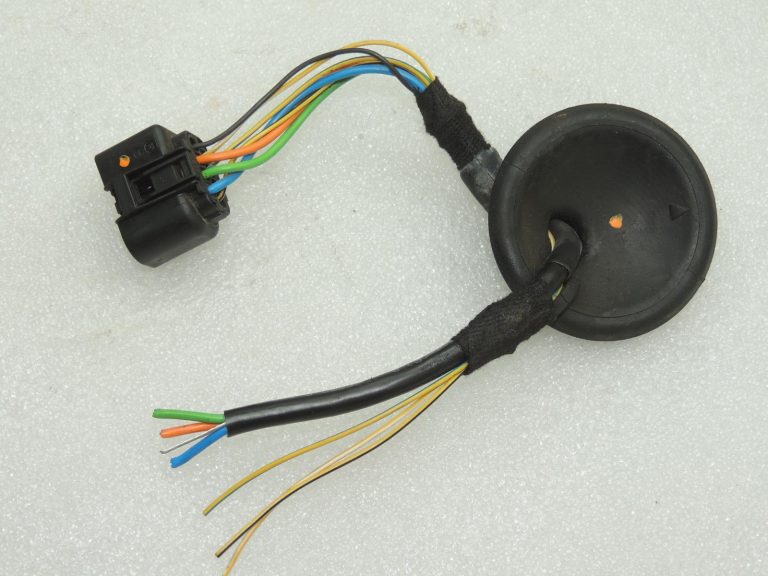 Oriģināls BMW F30 F31 degvielas sūkņa savienotājs ar vadu 16117344067