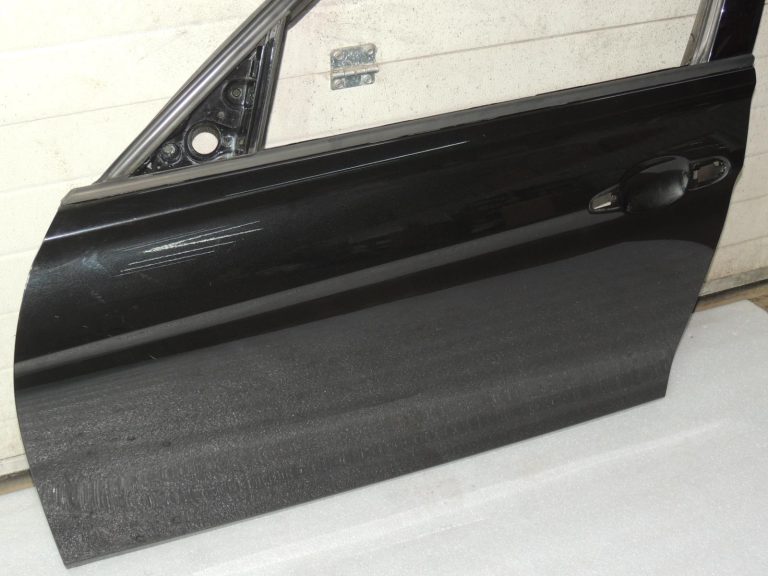 BMW 3\’ F30 F31 F35 F35 F80 M3 +LCI Durvju priekšējā kreisā 475 melns-safīra metālika krāsā