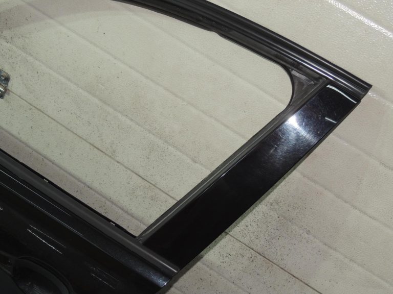 BMW 3\’ F30 F31 F35 F35 F80 M3 +LCI Durvju priekšējā kreisā 475 melns-safīra metālika krāsā