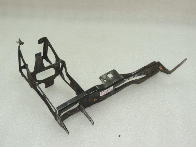 Oriģināls BMW 3. sērijas F30, F31, F34 lukturu turētājs (kreisais), 51647245791