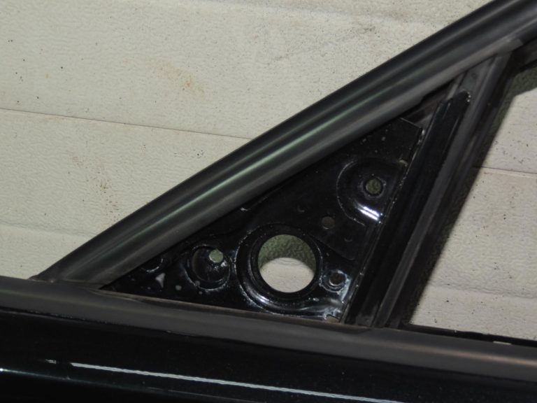 BMW 3\’ F30 F31 F35 F35 F80 M3 +LCI Durvju priekšējā kreisā 475 melns-safīra metālika krāsā