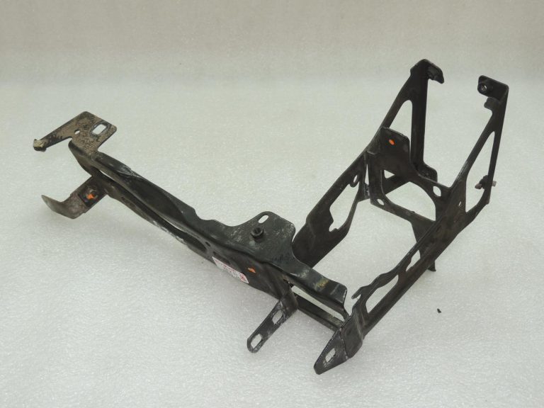 Oriģināls BMW 3. sērijas F30, F31, F34 lukturu turētājs (kreisais), 51647245791