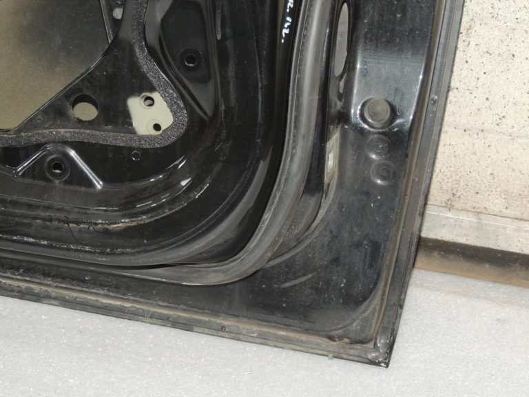 BMW 3\’ F30 F31 F35 F35 F80 M3 +LCI Durvju priekšējā kreisā 475 melns-safīra metālika krāsā