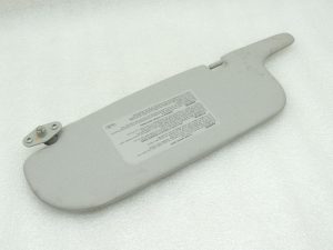 Mitsubishi L200 K7 Saules aizsarglīdzeklis labajā pusē MR732274