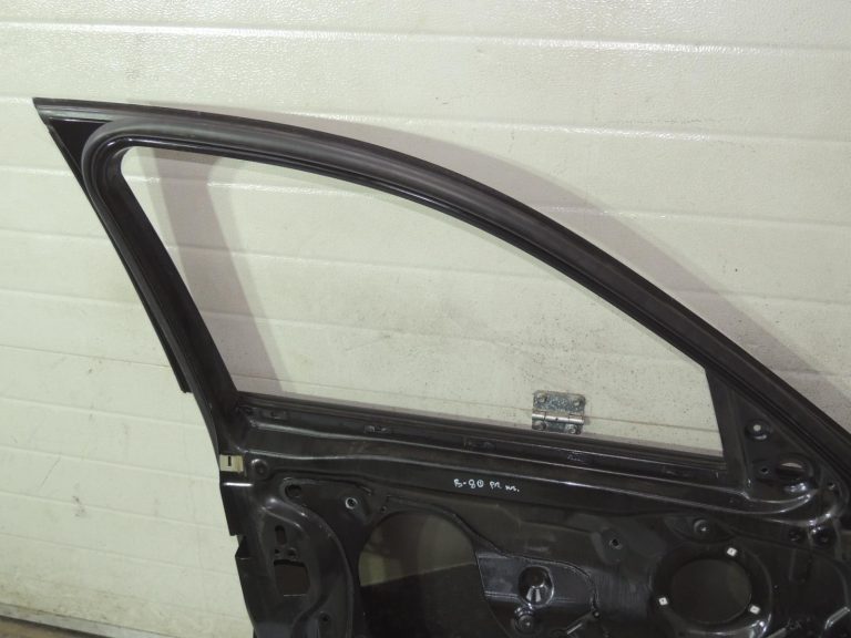 BMW 3\’ F30 F31 F35 F35 F80 M3 +LCI Durvju priekšējā kreisā 475 melns-safīra metālika krāsā