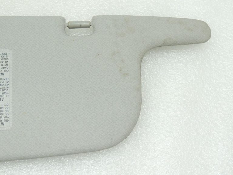 Mitsubishi L200 K7 Saules aizsarglīdzeklis labajā pusē MR732274