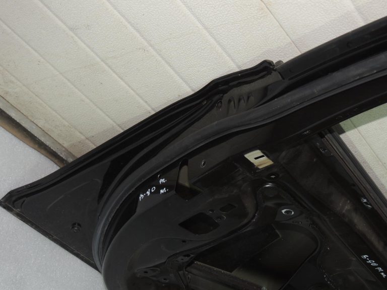 BMW 3\’ F30 F31 F35 F35 F80 M3 +LCI Durvju priekšējā kreisā 475 melns-safīra metālika krāsā