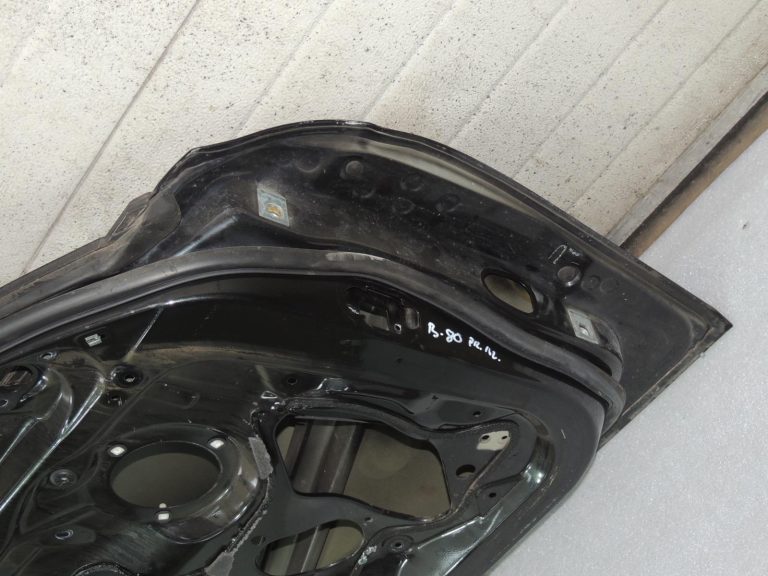 BMW 3\’ F30 F31 F35 F35 F80 M3 +LCI Durvju priekšējā kreisā 475 melns-safīra metālika krāsā