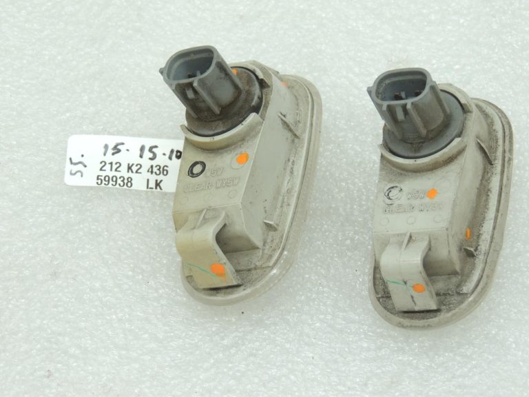 Mitsubishi L200 K7 K6 KH8W KH9W Priekšējais sānu indikators 8351A004
