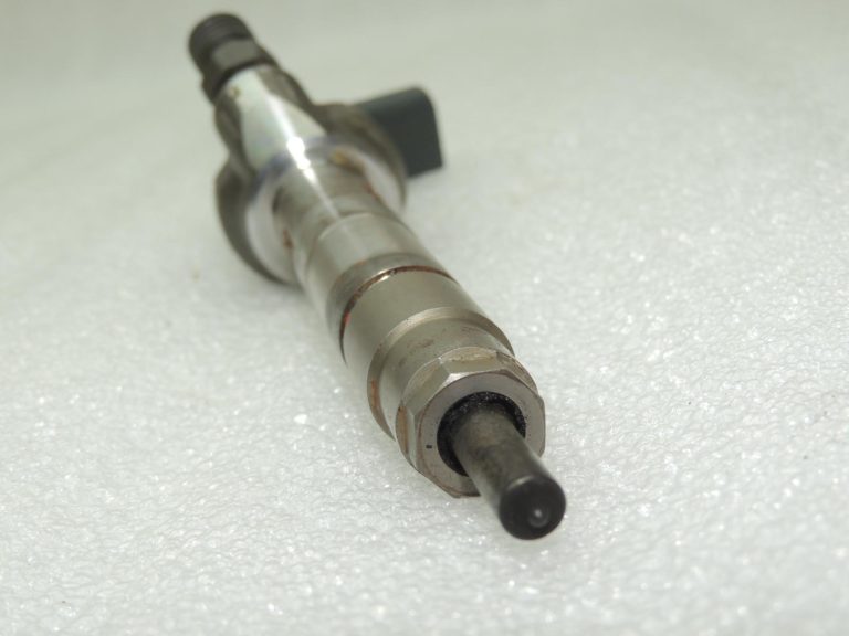 Oriģināls BMW F30 F31 B47 dīzeļdegvielas iesmidzinātājs 13538514148