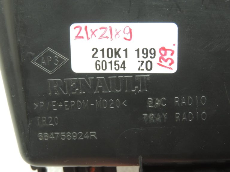 Oriģināls „Renault Trafic III“ un „Opel Vivaro B“ glabāšanas nodalījums priekšējā paneļa vidū