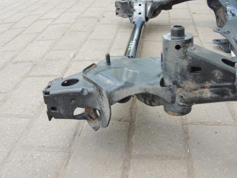BMW F20 F21 F21 F22 F22 F30 F31 F34 F34 F35 Priekšējā tilta balsts 31106872118