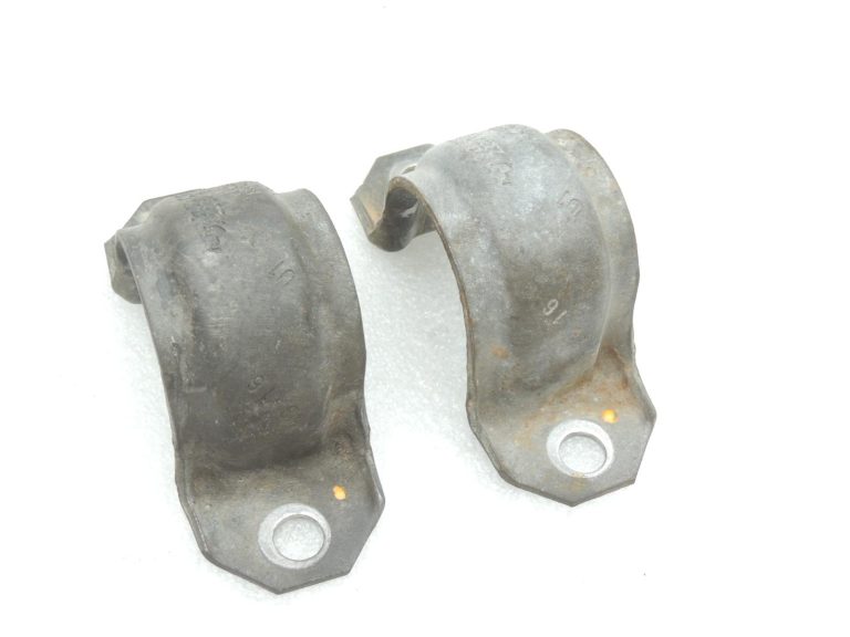 OE BMW F23, F30, F31, F34, F32, F33 priekšējās ass stabilizatora skavu komplekts