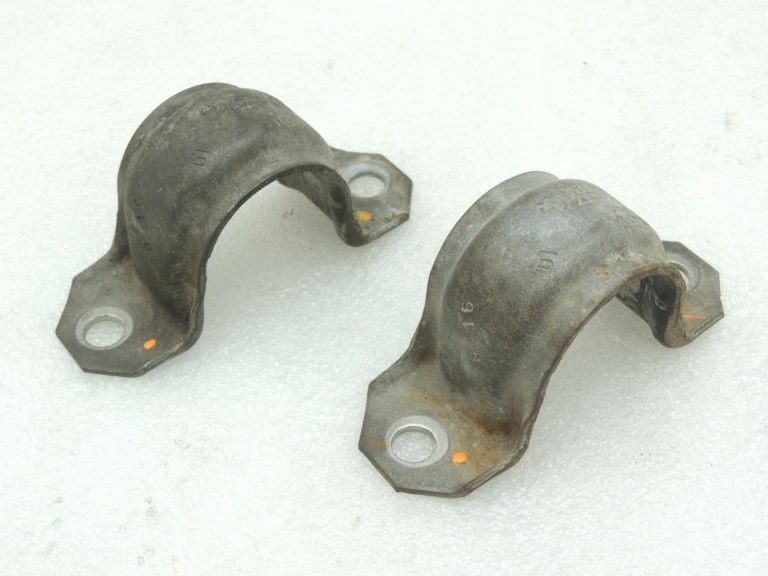 OE BMW F23, F30, F31, F34, F32, F33 priekšējās ass stabilizatora skavu komplekts