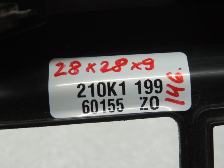Oriģināls „Opel Vivaro B“ un „Renault Trafic III“ viduskonsoļa rāmja apdare ar radio