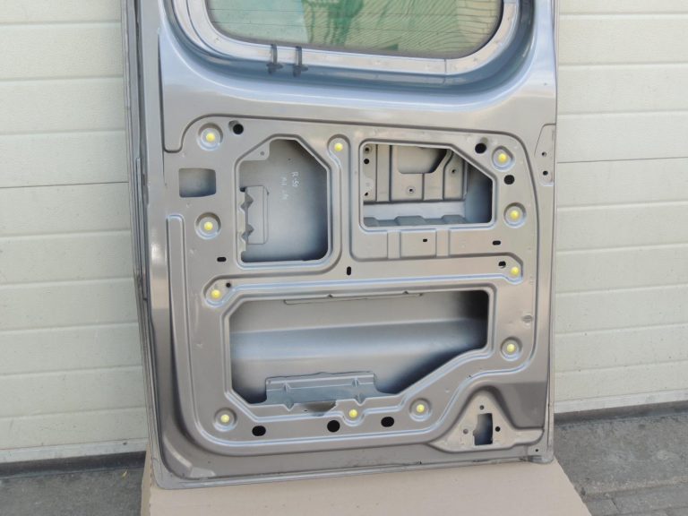 Opel Vivaro B aizmugurējās durvis, labā puse, 2010. gads, Cassiopeia pelēks, 95521755, OEM
