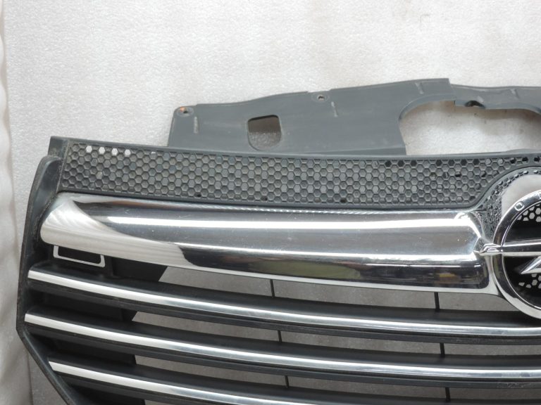 OE Opel Vivaro B Renault Trafic III priekšējais buferis ar radiatora resti 93868859