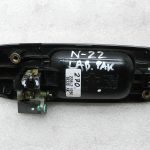 Nissan X-Trail oriģinālā aizmugurējā labās puses ārējā durvju rokturi 826068H514