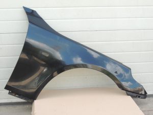 BMW E60 E61 priekšējais labais spārns, melns II 668 41357111430 OEM