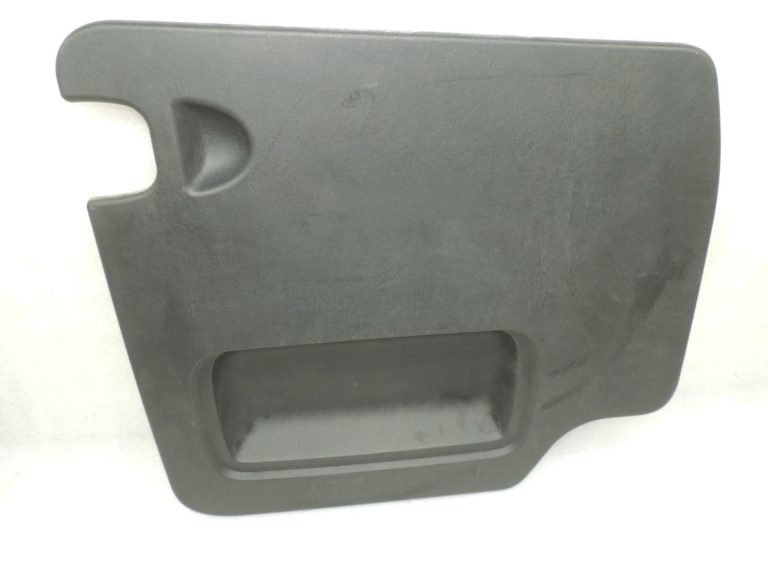 OPEL VIVARO B TRAFIC III aizmugurējās durvis labās puses apdare RH 93866645 909001140R OEM