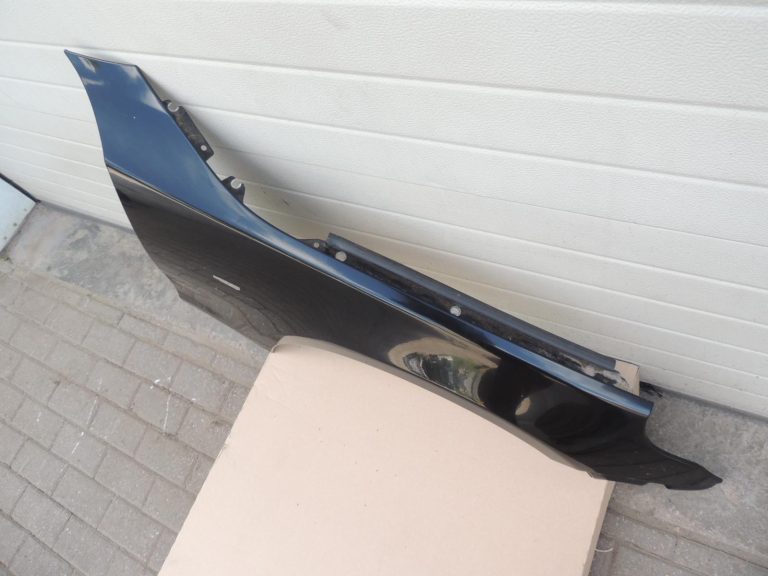BMW E60 E61 priekšējais labais spārns, melns II 668 41357111430 OEM