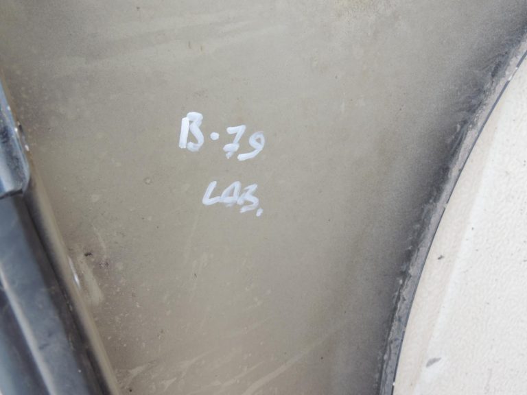 BMW E60 E61 priekšējais labais spārns, melns II 668 41357111430 OEM