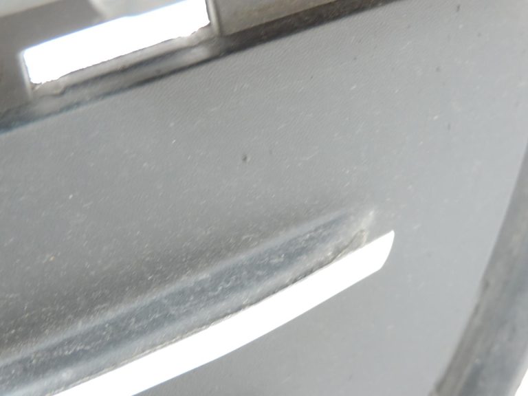 OE Opel Vivaro B Renault Trafic III priekšējais apakšējais bufera režģis 93868858
