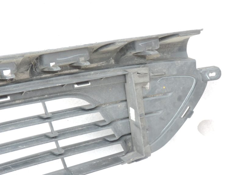 OE Opel Vivaro B Renault Trafic III priekšējais apakšējais bufera režģis 93868858