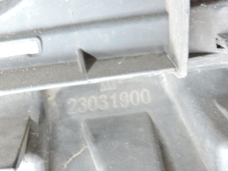 OE Opel Vivaro B Renault Trafic III priekšējais apakšējais bufera režģis 93868858
